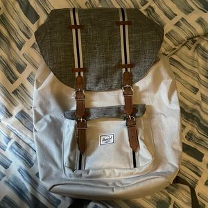 🔴 SOLD 🔴 Herschel Backpack